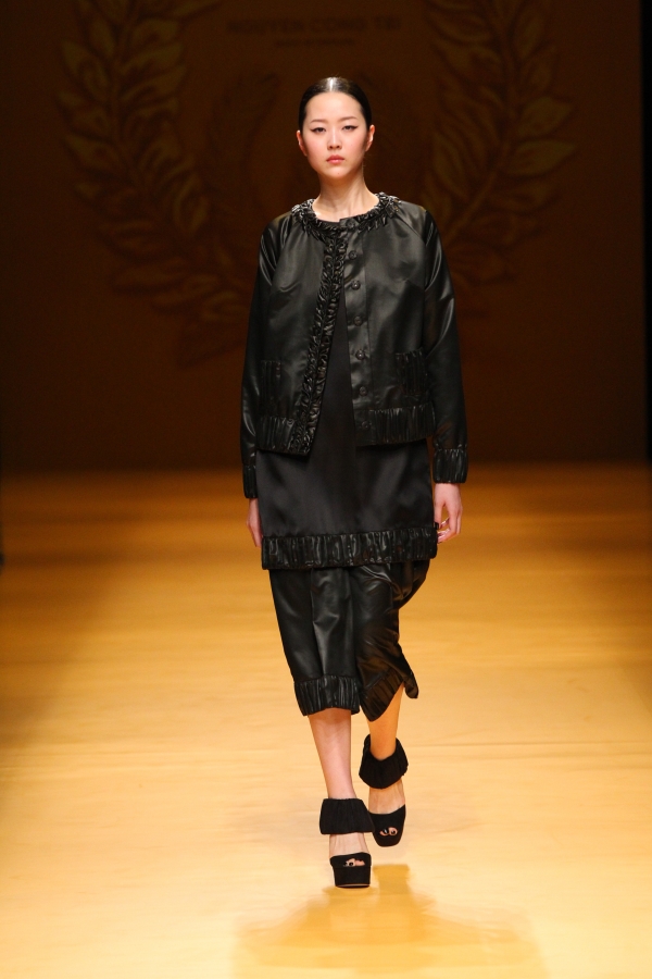 NTK Công Trí mang hồn lúa Việt đến Tokyo Fashion Week - Ảnh 14.