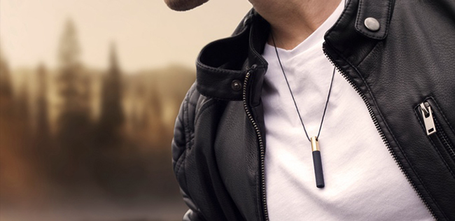 Đeo v&ograve;ng cổ giữ hương thơm để biến th&agrave;nh chai nước hoa di động - Ảnh 2.