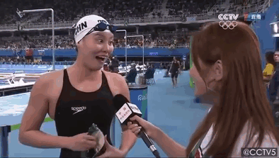 Sau Olympic Rio, cô nàng kình ngư Trung Quốc với biểu cảm hài khó đỡ trở thành tâm điểm của báo chí - Ảnh 1.