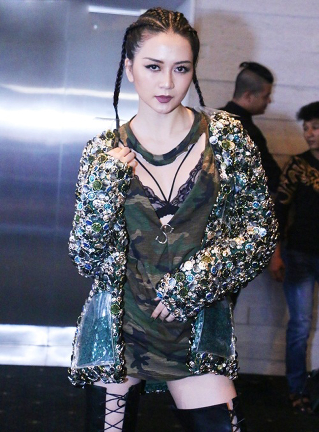 Lan Khuê chẳng ngán diện lại váy sexy của Ngọc Trinh, ai đẹp hơn? - Ảnh 7.