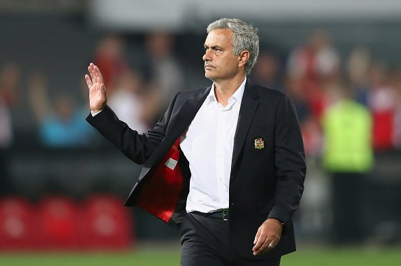 Fan MU cáu tiết đòi sa thải Mourinho sau 2 trận thua liên tiếp - Ảnh 2.
