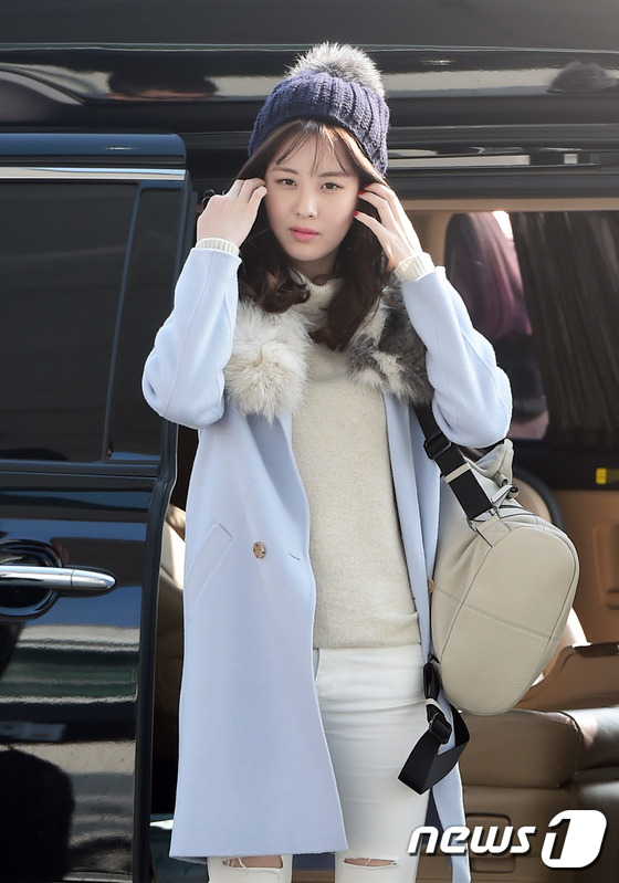 Seohyun đối lập Krystal, cùng dàn mỹ nam mỹ nữ Hàn đọ dáng sang chảnh ở sân bay - Ảnh 3.