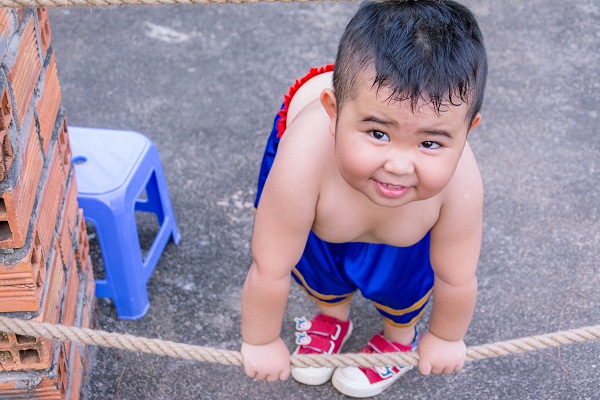 C&aacute;c nh&oacute;c t&igrave; của &ldquo;Bảo Mẫu Si&ecirc;u Quậy 2&rdquo; khoe th&acirc;n h&igrave;nh&hellip; kh&ocirc;ng m&uacute;i - Ảnh 1.