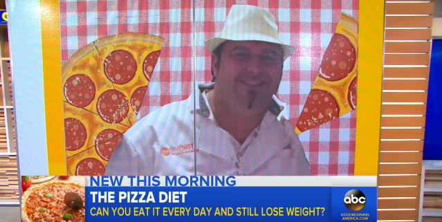Người đàn ông giảm được 45kg trong 7 tháng nhờ ăn pizza - Ảnh 1.