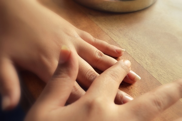 Mẹo vặt từ đầu tới chân chỉ với một thỏi son dưỡng, bạn muốn thử không? - Ảnh 9.