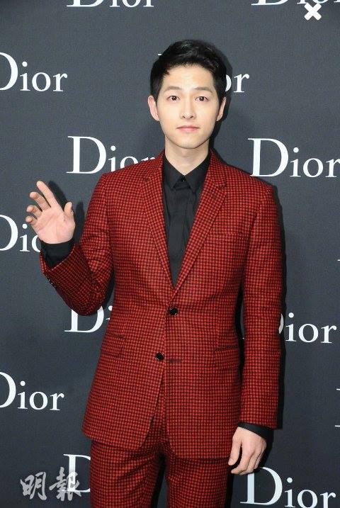 Xin chết trước vẻ lịch lãm của Song Joong Ki tại show diễn Dior - Ảnh 6.