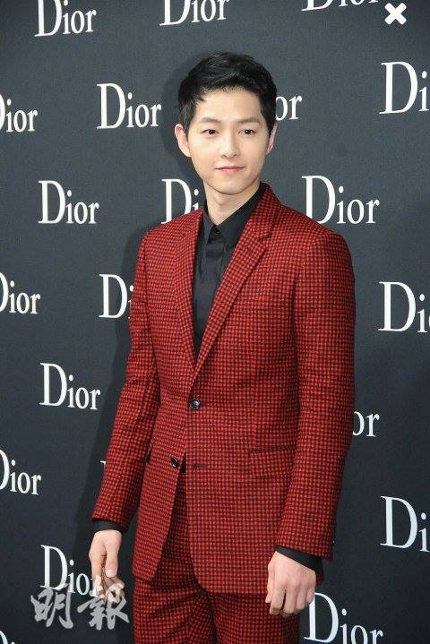 Xin chết trước vẻ lịch lãm của Song Joong Ki tại show diễn Dior - Ảnh 4.