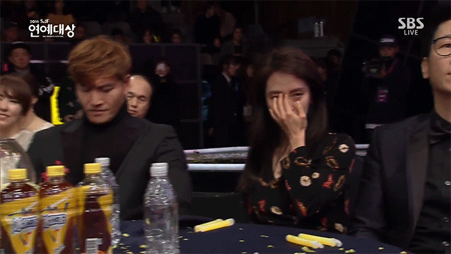 Song Ji Hyo bật khóc trước bài phát biểu cảm động của Lee Kwang Soo về Running Man - Ảnh 5.