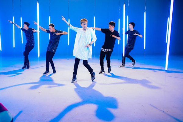 Sau Sơn T&ugrave;ng M-TP, Ho&agrave;ng Ku tiếp tục cho Soobin Ho&agrave;ng Sơn mặc h&agrave;ng hiệu trăm triệu trong MV mới - Ảnh 10.