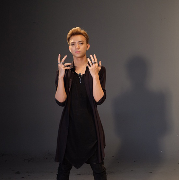 Sau Sơn T&ugrave;ng M-TP, Ho&agrave;ng Ku tiếp tục cho Soobin Ho&agrave;ng Sơn mặc h&agrave;ng hiệu trăm triệu trong MV mới - Ảnh 8.