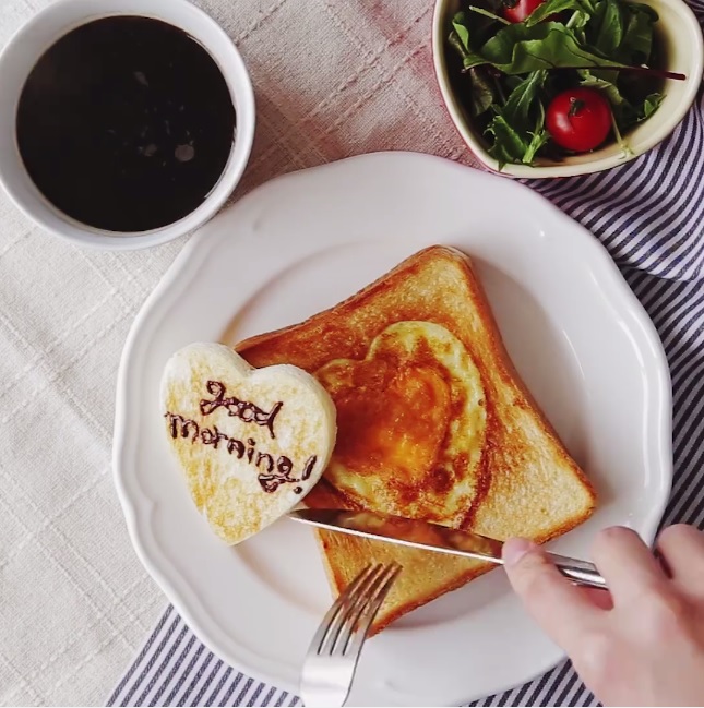 Chỉ là sandwich kẹp trứng thôi mà, có cần phải đáng yêu thế này không? - Ảnh 4.