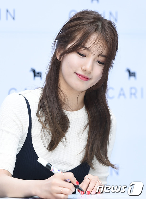 Tóc rối bời tự nhiên, Suzy lại tiếp tục xinh đẹp “gây thương nhớ” - Ảnh 7.