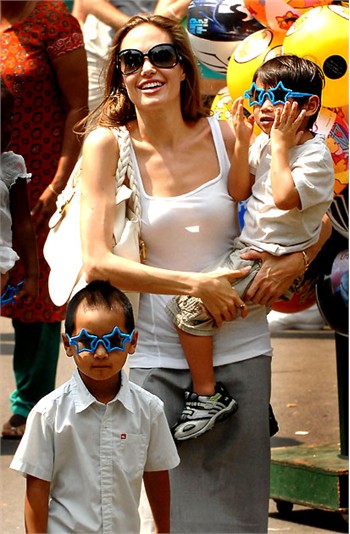 Angelina Jolie đã yêu mến Pax Thiên và trở thành người mẹ mới của cậu bé như thế nào? - Ảnh 8.