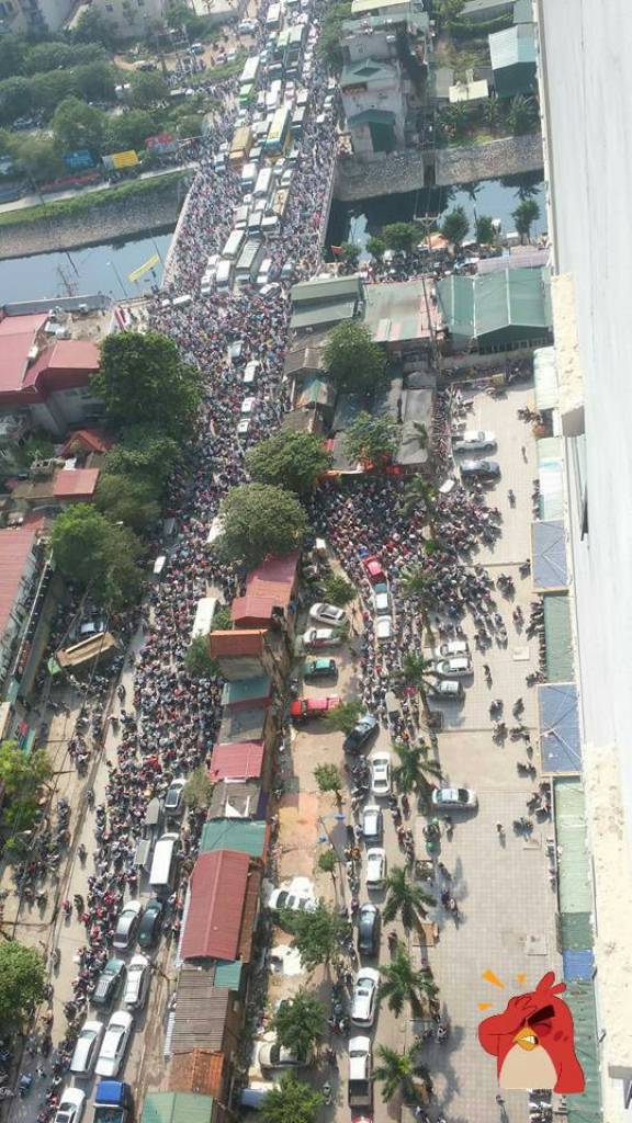 Chủ tịch hiệp hội vận tải H&agrave; Nội: Cần c&acirc;n nhắc bỏ cụm từ cấm xe ngoại tỉnh đi - Ảnh 1.