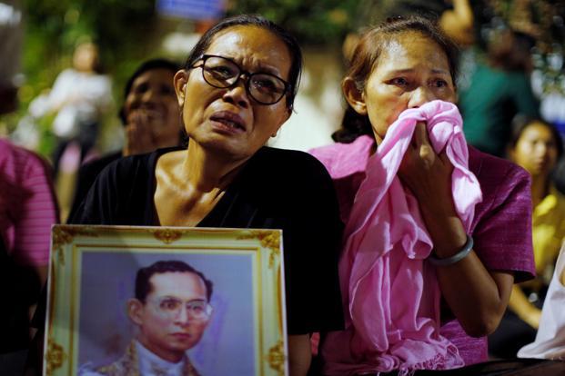 Cầu thủ Th&aacute;i Lan lu&ocirc;n coi Quốc vương Bhumibol l&agrave; biểu tượng của may mắn, th&agrave;nh c&ocirc;ng - Ảnh 1.
