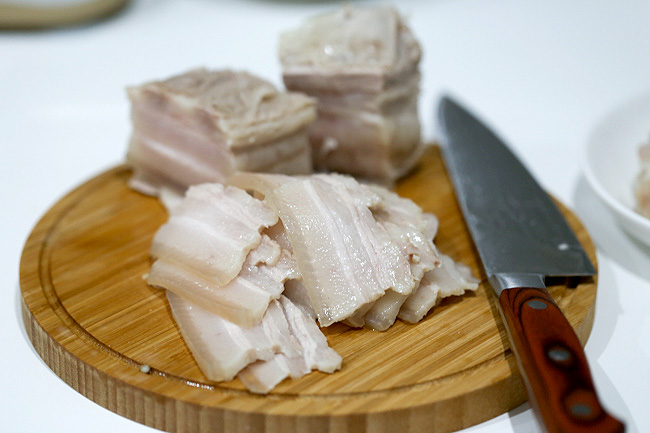 Cách biến tấu cho món thịt luộc trở nên đậm đà xuýt xoa - Ảnh 5. Cách biến tấu cho món thịt luộc trở nên đậm đà xuýt xoa - Ảnh 5.