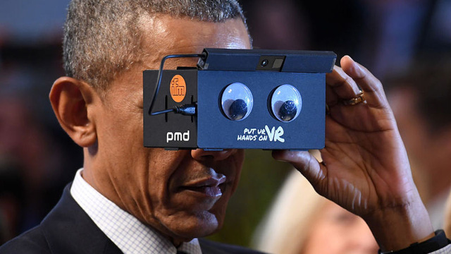 Điểm danh loạt thiết bị c&ocirc;ng nghệ từng tr&ecirc;n tay Tổng thống Obama - Ảnh 8.