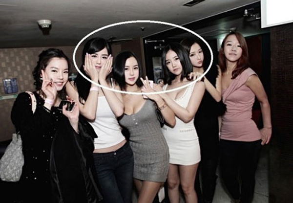 Trang điểm Hàn Quốc: Lý do mà mọi cô gái Hàn trông giống y xì nhau