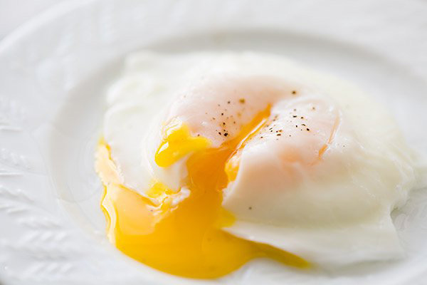 Mẹo vặt giúp bạn dễ dàng làm món trứng chần khiến bao đầu bếp toát mồ hôi - Ảnh 5.