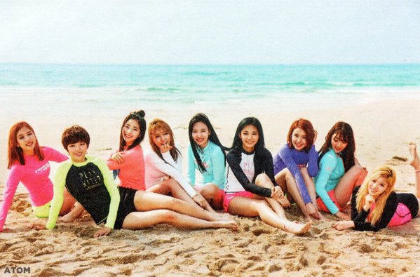 S&aacute;t ng&agrave;y ra trận, tỉ muội Jessica - Tiffany c&ugrave;ng đ&aacute;nh chiếm tạp ch&iacute; th&aacute;ng 5 - Ảnh 19.