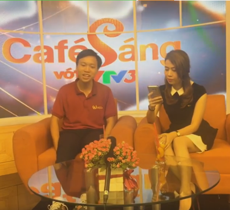 Vừa đăng quang, Thanh Chương hài hước giao lưu cùng khán giả trong chương trình Cafe sáng trên VTV3 - Ảnh 4. Vừa đăng quang, Thanh Chương hài hước giao lưu cùng khán giả trong chương trình Cafe sáng trên VTV3 - Ảnh 4.
