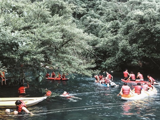 Những địa điểm đừng dại đi c&ugrave;ng người y&ecirc;u v&igrave; chỉ n&ecirc;n đi với ch&uacute;ng bạn th&acirc;n - Ảnh 29.