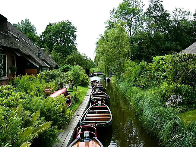 Ngẩn ngơ trước vẻ đẹp của Giethoorn, ngôi làng không lối đi tại Hà Lan - Ảnh 6.