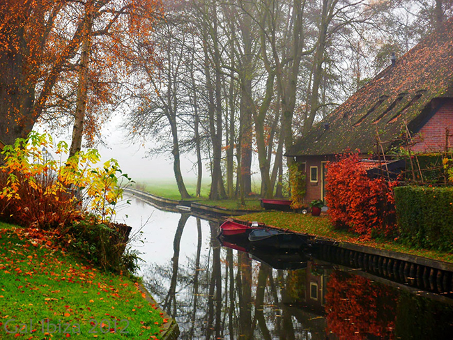 Ngẩn ngơ trước vẻ đẹp của Giethoorn, ngôi làng không lối đi tại Hà Lan - Ảnh 3.