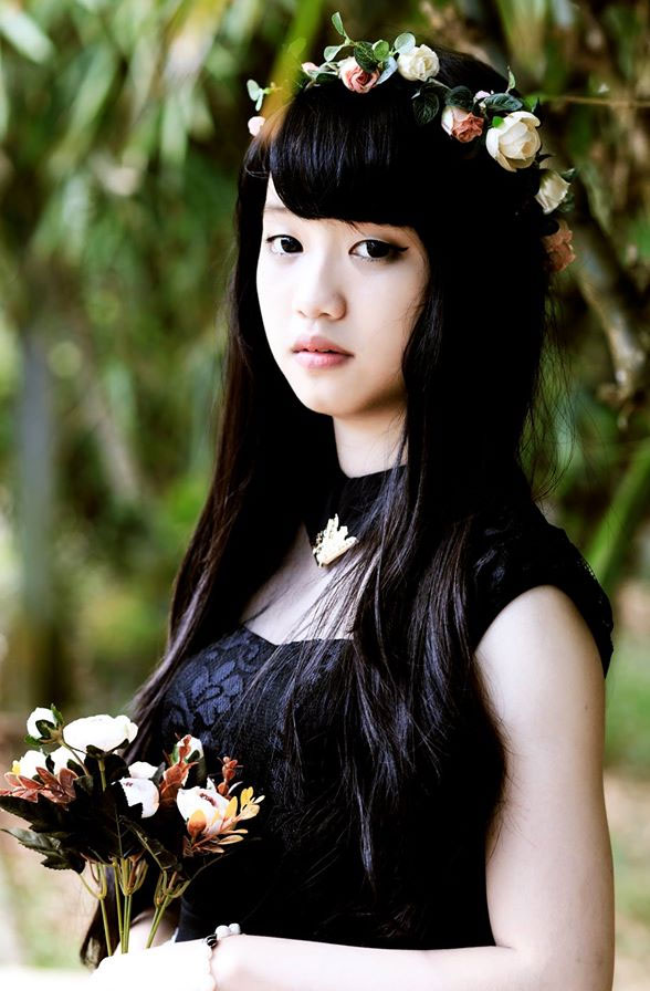 Từ nữ sinh v&ocirc; danh tới c&ocirc; n&agrave;ng tai tiếng, gương mặt Th&uacute;y Vi cũng thay đổi theo h&agrave;nh tr&igrave;nh đ&oacute; lu&ocirc;n! - Ảnh 1.