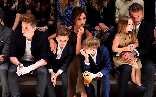 Vợ chồng Beckham - Victoria lần thứ 2 d&iacute;nh tin đồn ly h&ocirc;n - Ảnh 2.