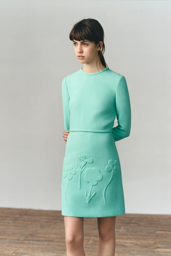 Đồ b&igrave;nh d&acirc;n của Victoria Beckham: rẻ hơn m&agrave; vẫn chảnh như thường - Ảnh 10.