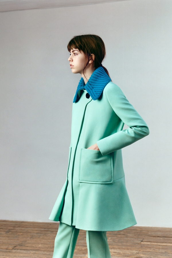 Đồ b&igrave;nh d&acirc;n của Victoria Beckham: rẻ hơn m&agrave; vẫn chảnh như thường - Ảnh 8.