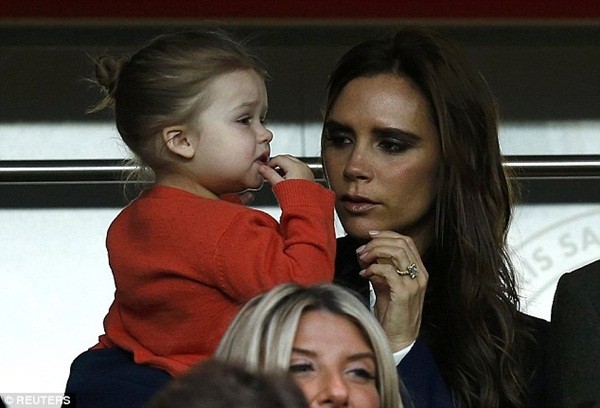 Victoria Beckham không muốn con gái Harper Seven trở thành công chúa - Ảnh 2.