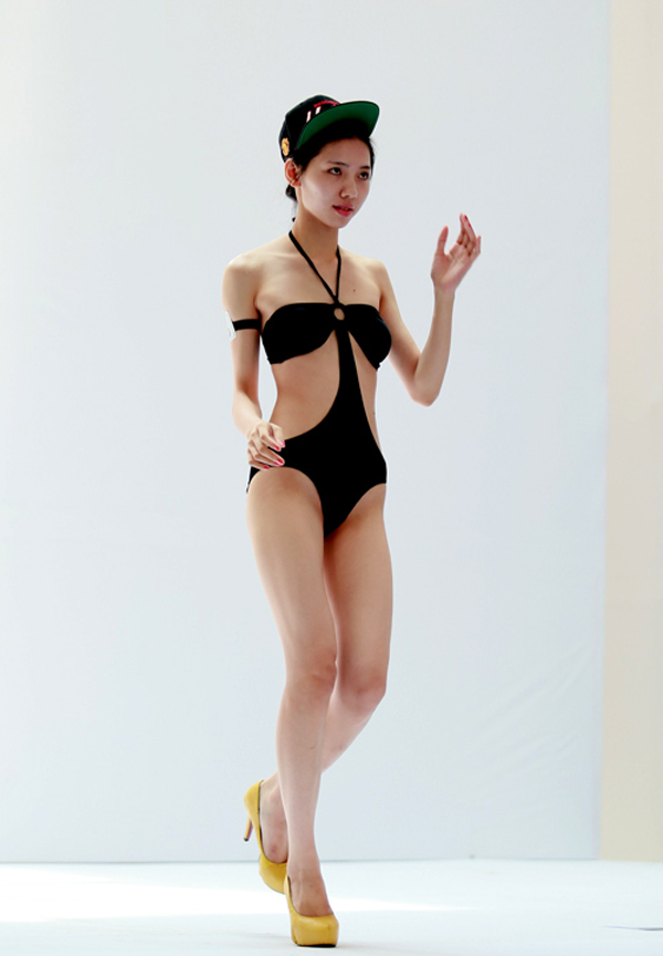 Thưởng lãm những bộ bikini chất chơi nhất tại vòng casting của VNTM - Ảnh 4.