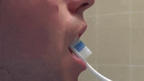 Những nơi cần phải l&agrave;m sạch nhưng thường bị bỏ qu&ecirc;n khi đ&aacute;nh răng - Ảnh 4.