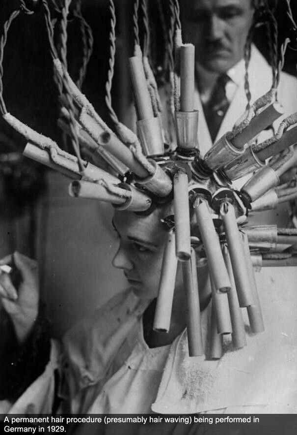 Sốc với công nghệ làm tóc xoăn xù mì của phụ nữ thập niên 1920 - Ảnh 14.