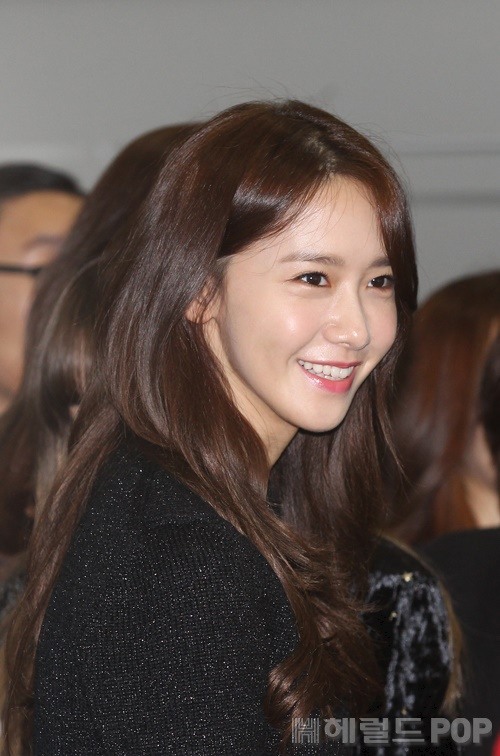 6 n&agrave;ng SNSD tranh nhau khoe ch&acirc;n nuột, Sunny mặt sưng v&ugrave; kh&aacute;c lạ - Ảnh 7.