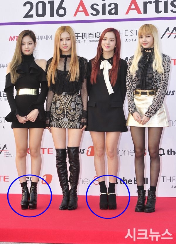 H&oacute;a ra l&acirc;u nay 2 th&agrave;nh vi&ecirc;n n&agrave;y của BLACKPINK lu&ocirc;n bị ph&acirc;n biệt đối xử về khoản gi&agrave;y d&eacute;p chỉ v&igrave; nấm l&ugrave;n - Ảnh 2.