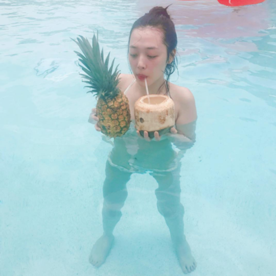 Khoe ảnh đi nghỉ dưỡng tại Cuba, Sulli lại tiếp tục bị netizen Hàn ném đá - Ảnh 3.