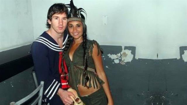Những khoảnh khắc tình như cái bình của Messi và Antonella - Ảnh 1.