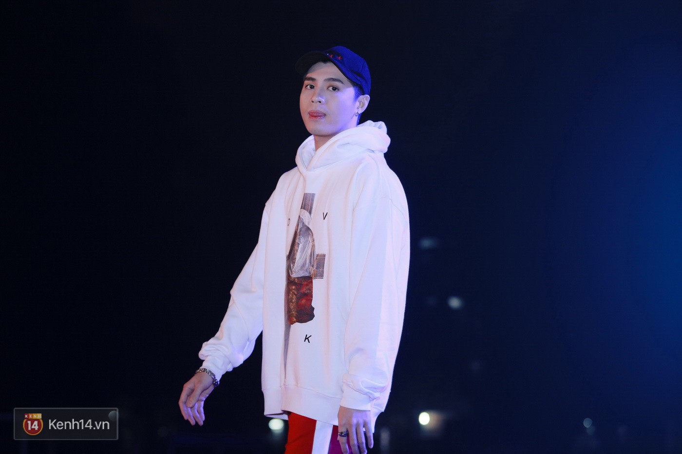 Noo Phước Thịnh tập trung cao độ cho buổi tổng duyệt chính thức trước thềm liveshow kỉ niệm 9 năm ca hát - Ảnh 6. Noo Phước Thịnh tập trung cao độ cho buổi tổng duyệt chính thức trước thềm liveshow kỉ niệm 9 năm ca hát - Ảnh 6.