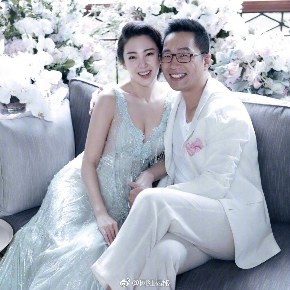 Tình địch một thời của Đại S sinh đôi 1 trai 1 gái giữa lúc chồng gặp khủng hoảng tài chính, thua bạc hàng chục tỷ đồng - Ảnh 4. Tình địch một thời của Đại S sinh đôi 1 trai 1 gái giữa lúc chồng gặp khủng hoảng tài chính, thua bạc hàng chục tỷ đồng - Ảnh 4.