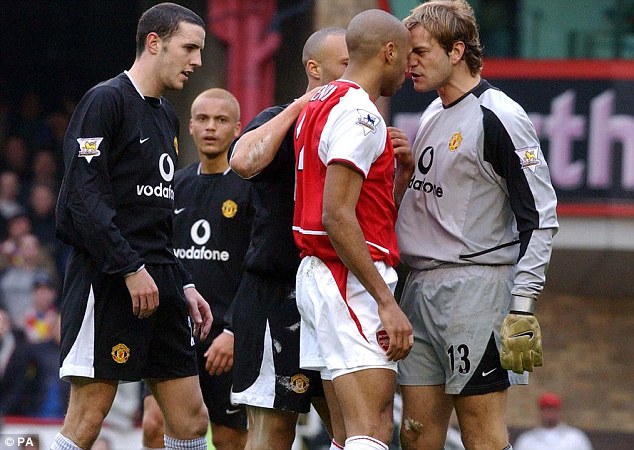 Arsenal - Man Utd: Trận đại chiến cuối c&ugrave;ng - Ảnh 2.