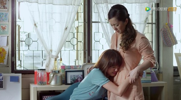 Ho&agrave;ng Cung bản Th&aacute;i: Pattie đầu b&ugrave; t&oacute;c rối, bị ph&oacute;ng vi&ecirc;n truy s&aacute;t kịch liệt - Ảnh 12.