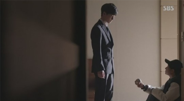 Khi Nàng Say Giấc tập 2: Hé lộ quá khứ kinh hoàng của Lee Jong Suk và Suzy - Ảnh 5.