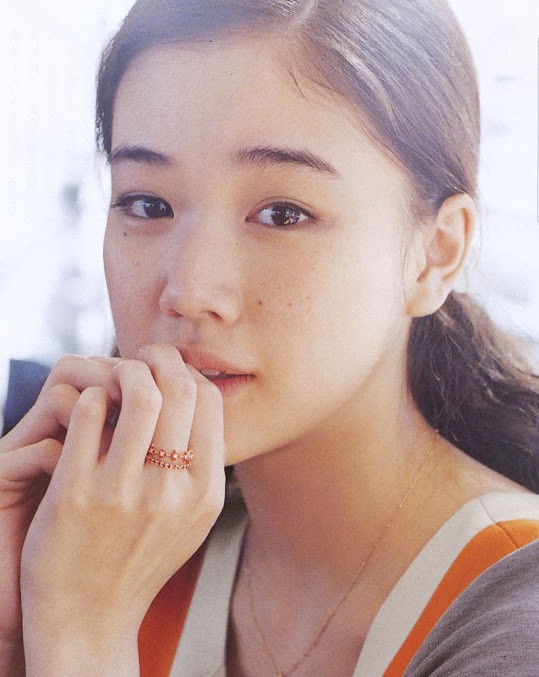 5 vai diễn làm nên tên tuổi Aoi Yuu - nàng thơ của xứ hoa anh đào - Ảnh 1.