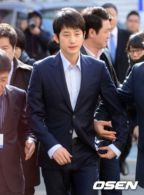 Chẳng thể ngờ loạt sao nam bị c&aacute;o buộc cưỡng hiếp giờ lại th&agrave;nh nam ch&iacute;nh hot nhất phim H&agrave;n! - Ảnh 1.