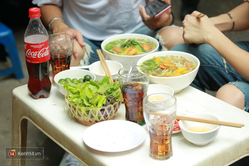 Đói Chưa Nhỉ: Không chỉ biết đóng hài, Thắng Cuội còn có tài chế nhạc Tiểu đoàn 307 cực hay - Ảnh 2. Đói Chưa Nhỉ: Không chỉ biết đóng hài, Thắng Cuội còn có tài chế nhạc Tiểu đoàn 307 cực hay - Ảnh 2.