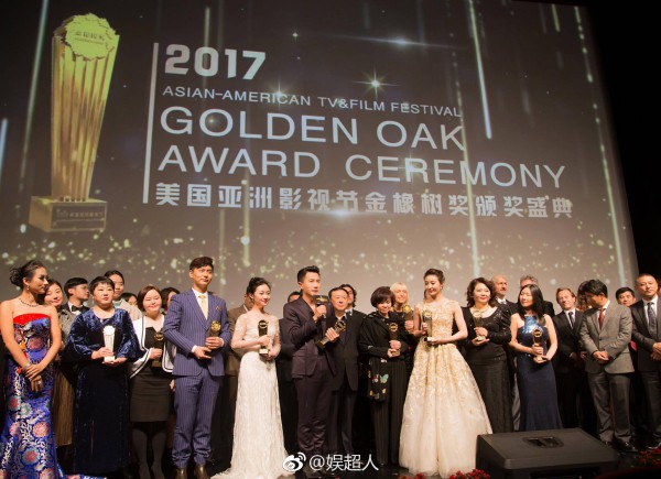 Nhận giải quốc tế, Lưu Khải Uy bị mỉa mai l&agrave; Thị đế ao l&agrave;ng giống Dương Mịch - Ảnh 3.