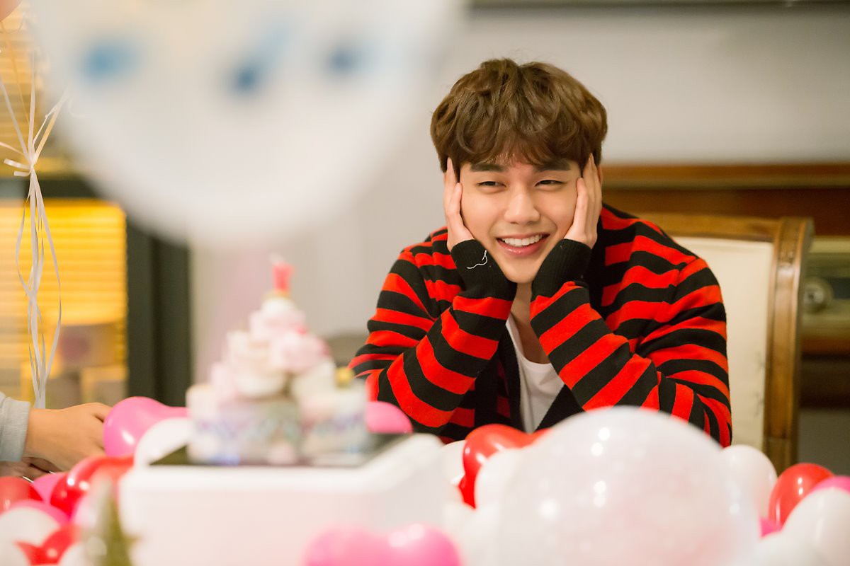 Phim của Yoo Seung Ho mới chiếu khiến ai cũng phát cuồng vì quá hấp dẫn